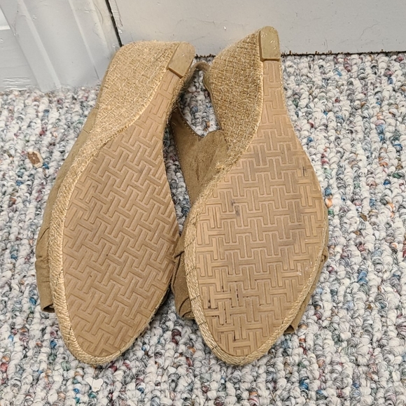 2 pairs of wedges! - Picture 4 of 4